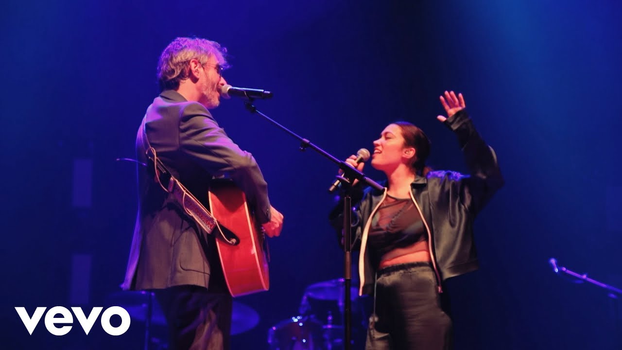 Xoel López, María Yfeu - Por el Viejo Barrio (En Directo desde Wizink Center)