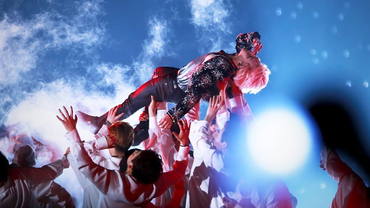 Everybody goes crazy for Jimin 😱