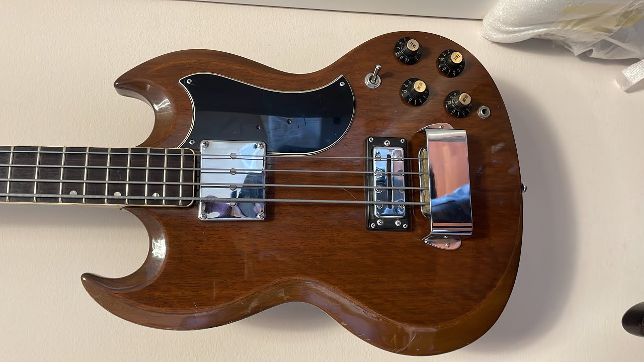Aria HB EB-3 bass (1971) - Review & Demo (through cable)
