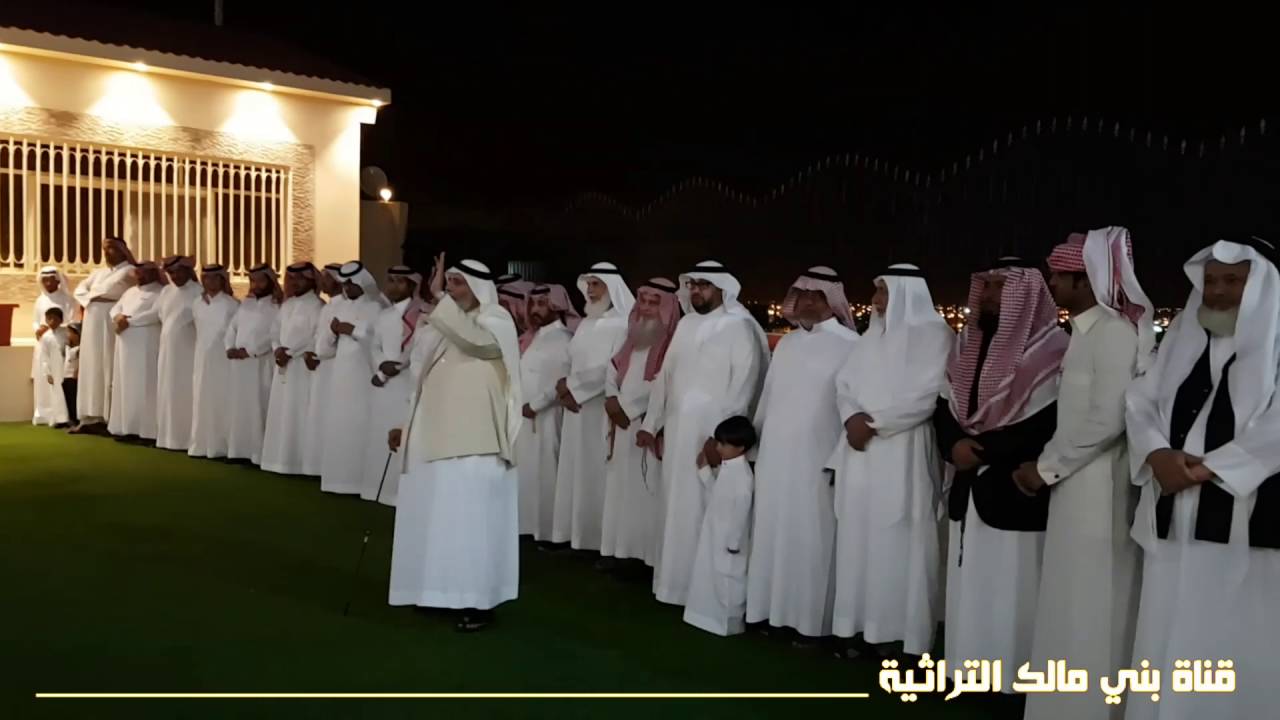 احتفال قاسم المالكي بحصول أربعة من أولاده على درجة الماجستير