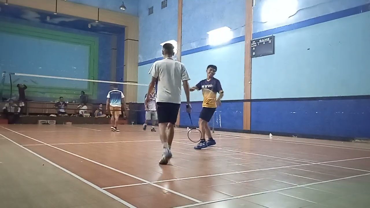 (AMBAR/AJI VS ADE/PIAN) LATIHAN BERSAMA BADMINTON KOK KEDOT GOR DESA MEKARRAHAYU