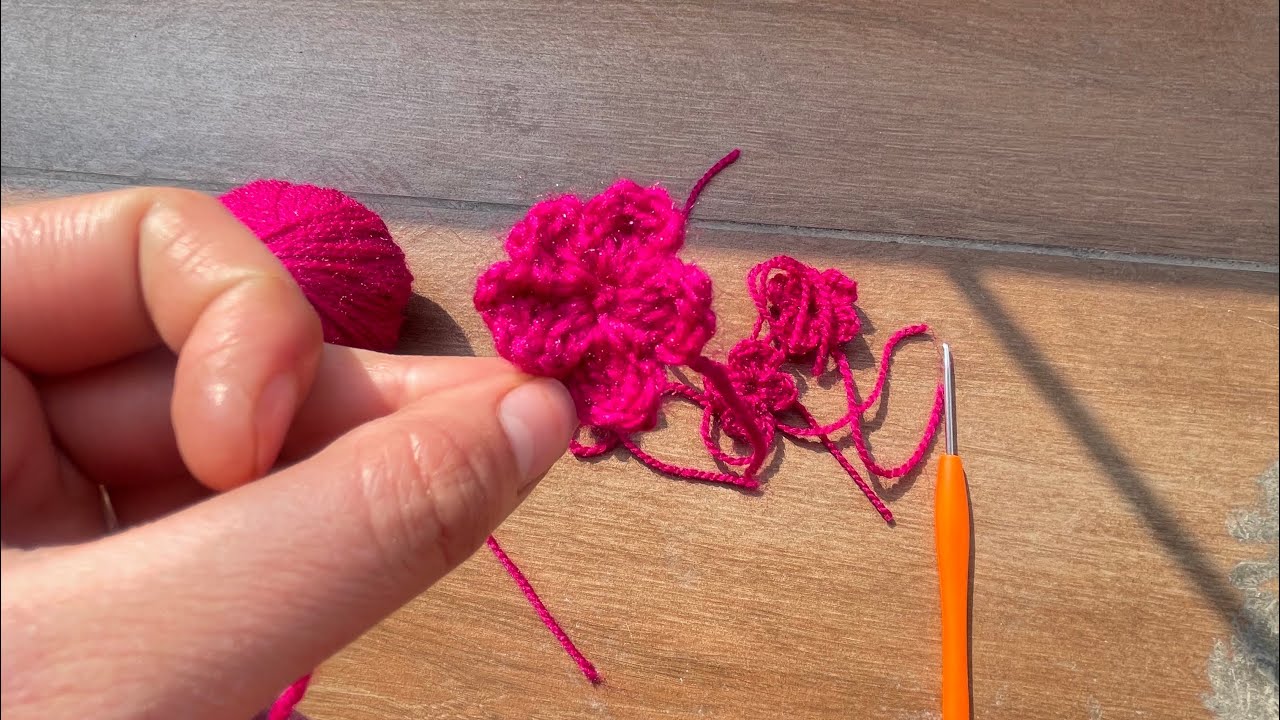 Crochet a 4 petal flower  #crochet #beginnercrochet 