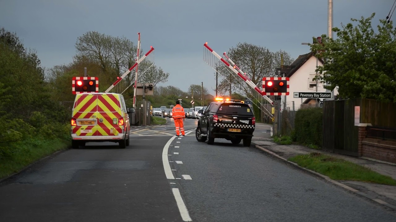 Pevensey bay level crossing - gates stuck