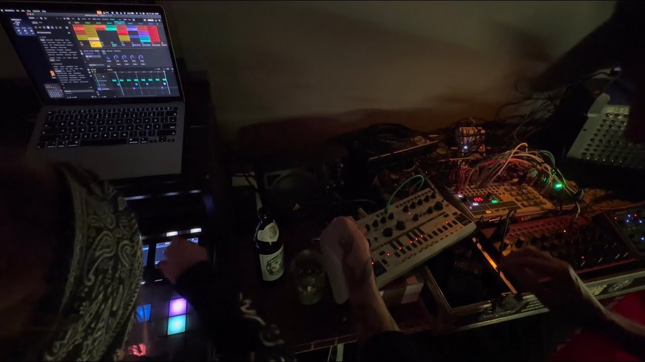 taritek B2B spinelli - live acid  tekno