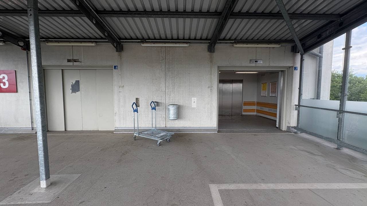 Huge! 2003 Lödige (mod. Schäfer) BD traction Elevator (3) at IKEA in Kassel