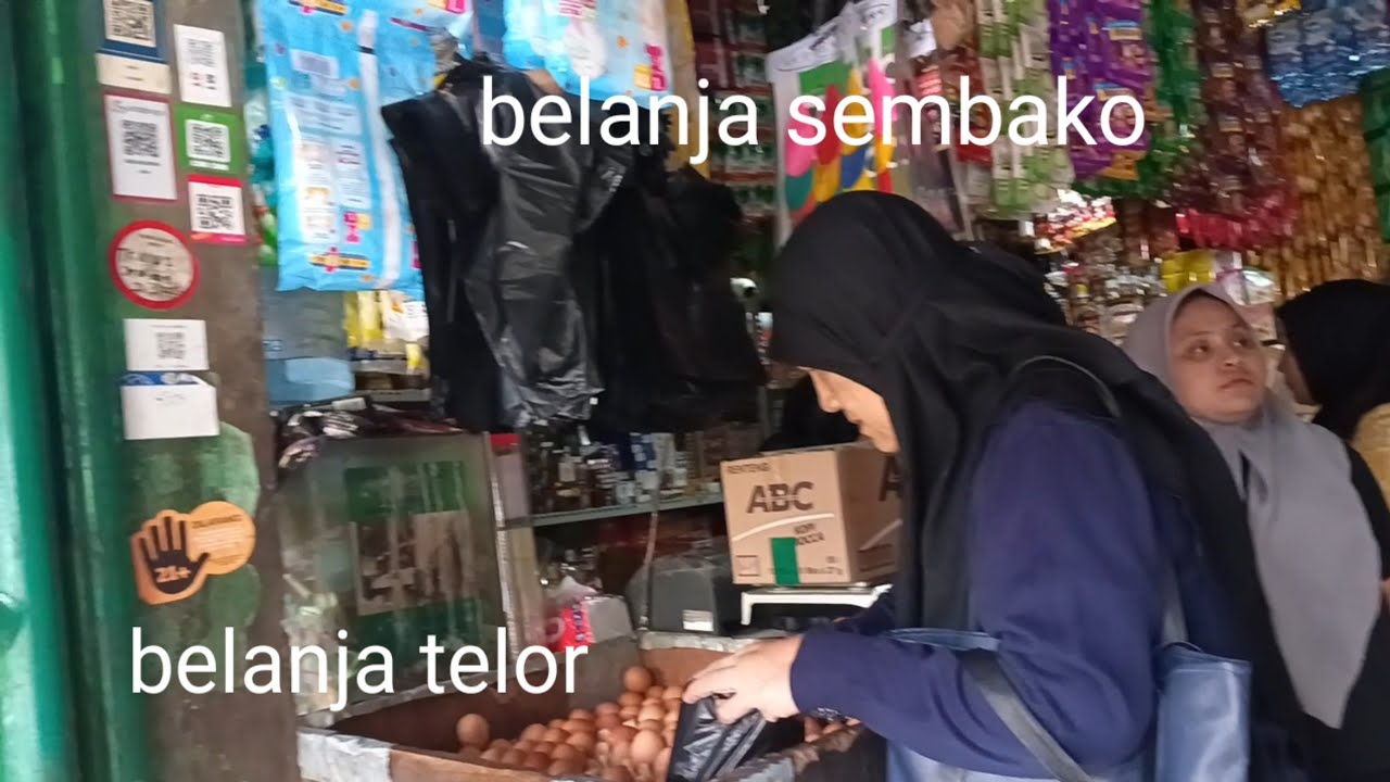 Pagi belanja macam-macam   beberapa hari hujan terus banjir dimana-mana 