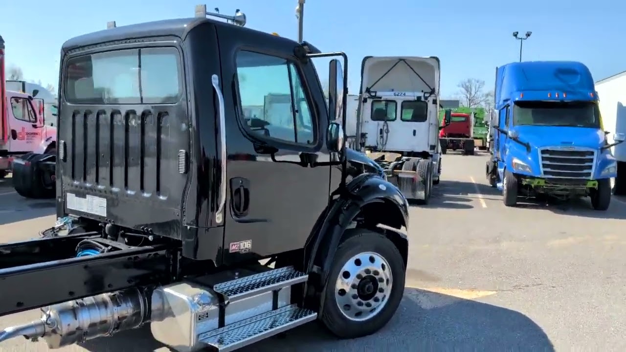 2025 FREIGHTLINER BUSINESS CLASS M2 106 PLUS For Sale