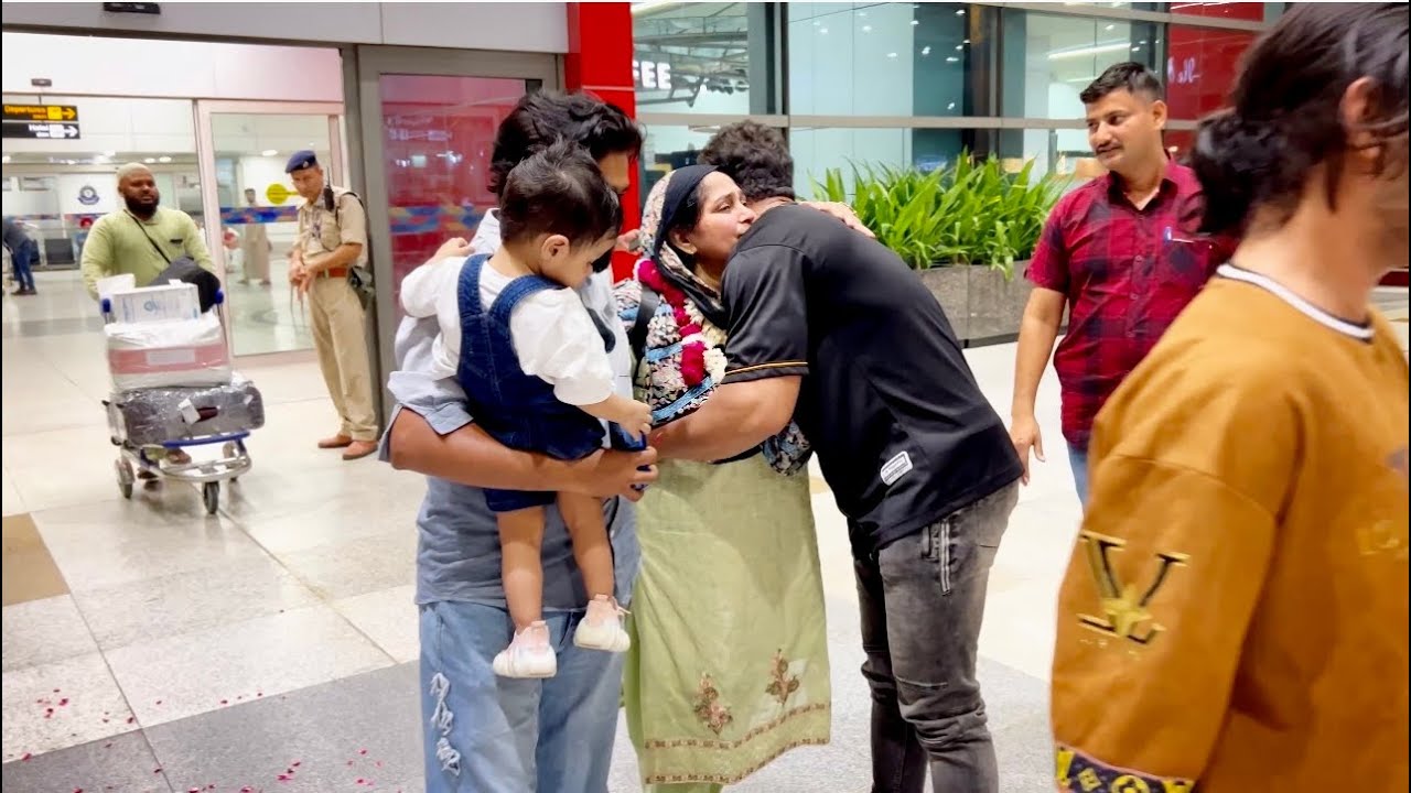 Ammi papa ko lene gye airport ❤️#sevengerfitness