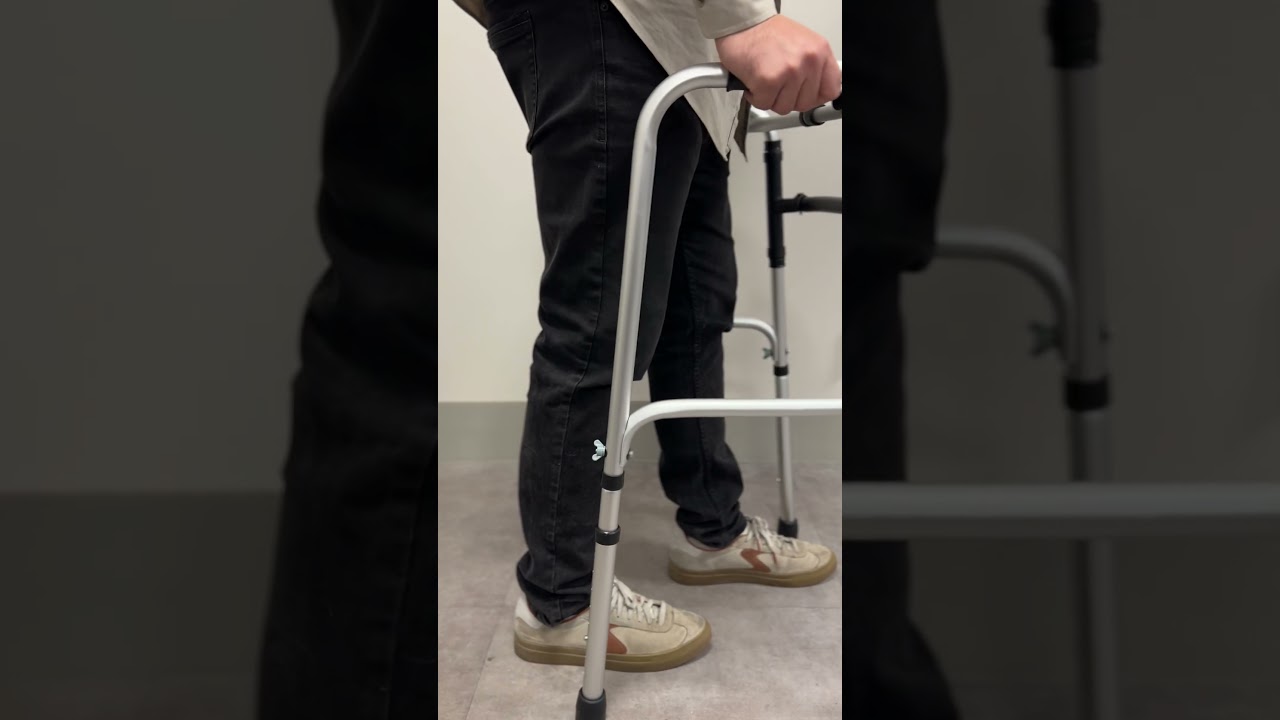 Andador adulto mayor, plegable y articulado | Boticamed