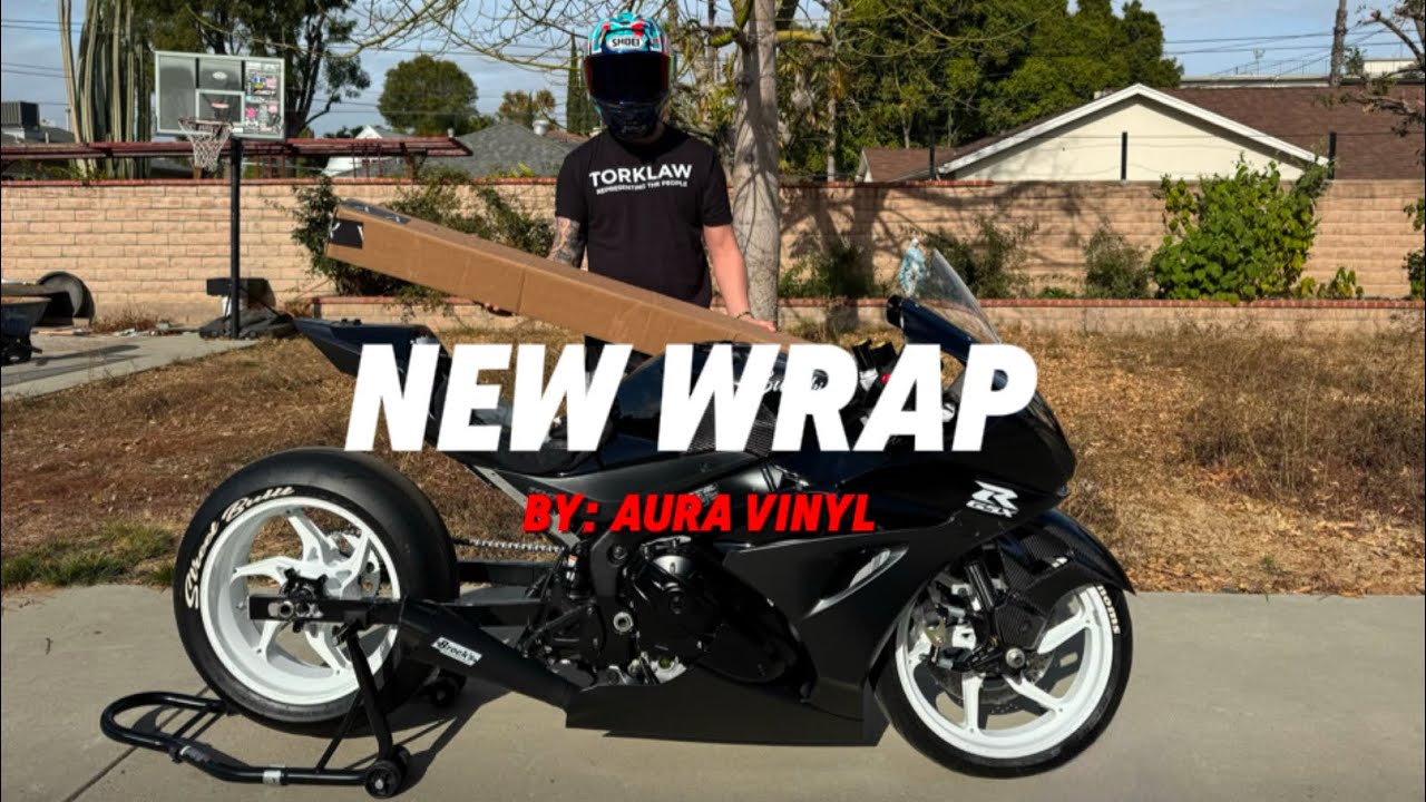 Watch me struggle with this chrome wrap on my GSXR 1000!!! Shoutout to @auravinyl