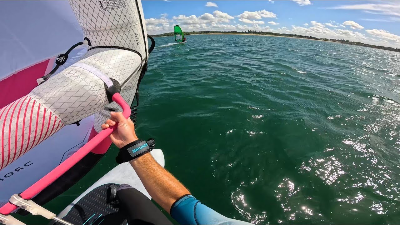 Wingfoil vs Windsurf // Ypra Race 540 (32,68 kn top speed)