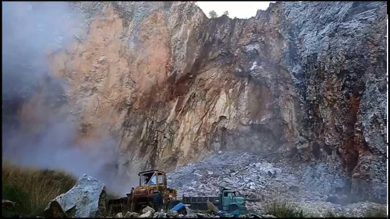 Φυσικό φαινόμενο κατολίσθησης σε νταμάρι στη Μυτιλήνη της Λέσβου