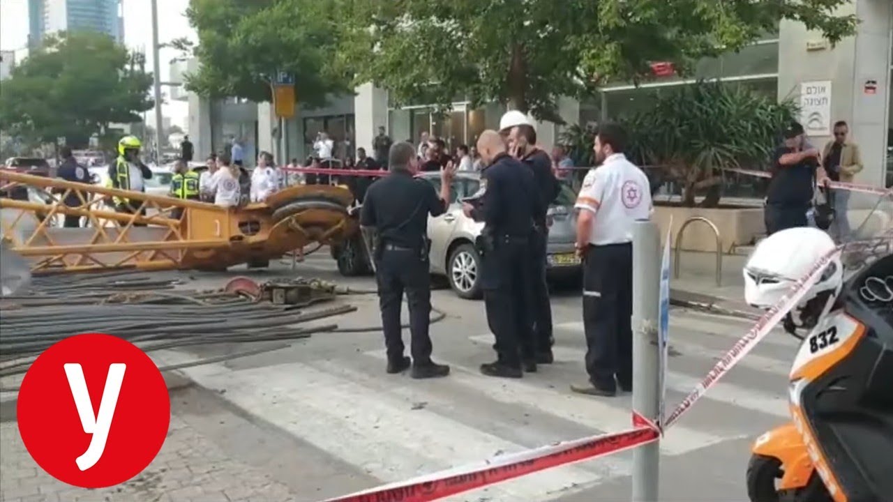 צפו: מנוף קרס ברחוב הסוללים בתל אביב