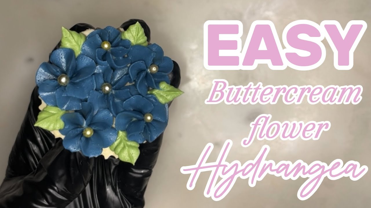 Easy Buttercream Hydrangea Cupcakes (One Piping Tip!)