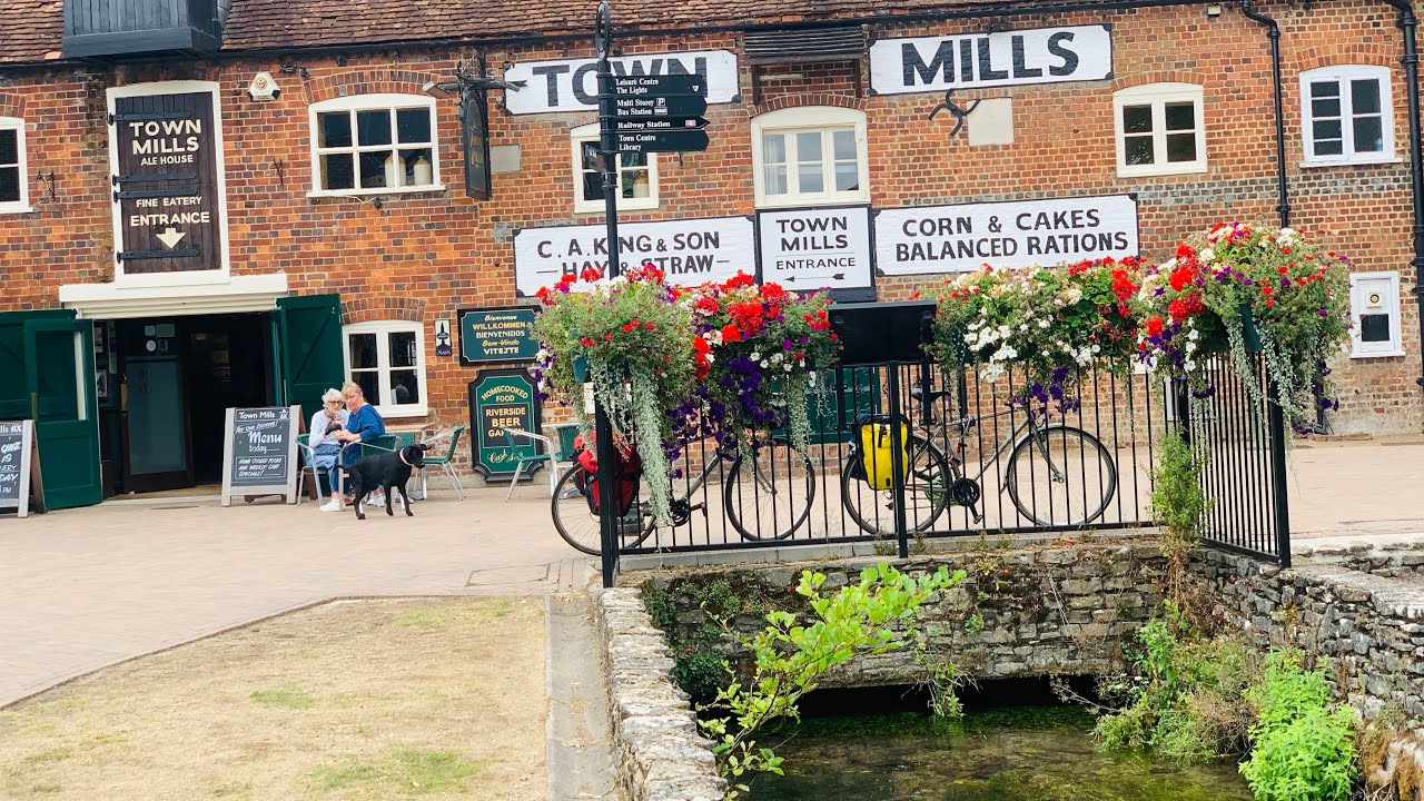 ANDOVER CHANTRY TOWN CENTRE-ANDOVER HAMPSHIRE-ANDOVER UK