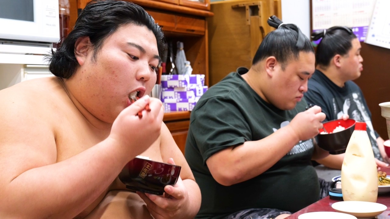 【Пиршество】Ночное хот-пот сумоиста! Дзанги, Чанко, Дважды приготовленная свинина и Пулькоги