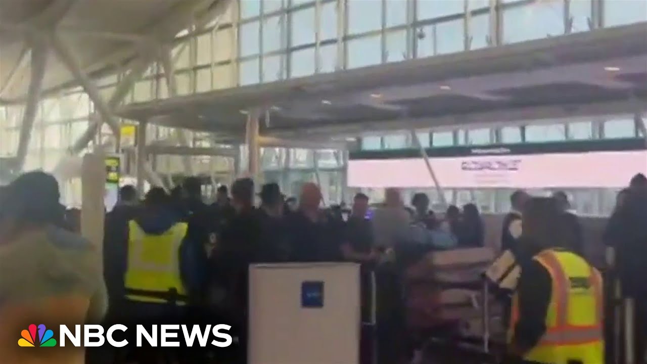 Thanksgiving holiday travel rush expected to hit record high