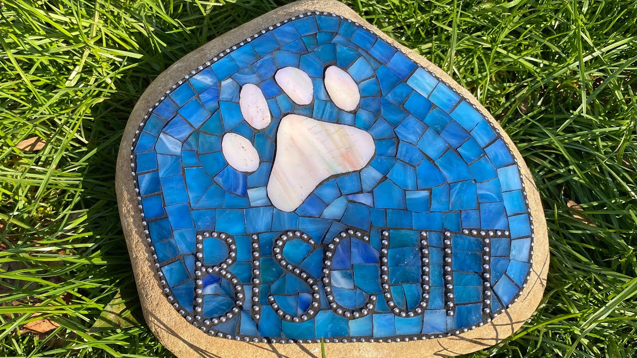 Ep. 89 GLASS ON GLASS MOSAICS, and a pet memorial stone mosaic commission.