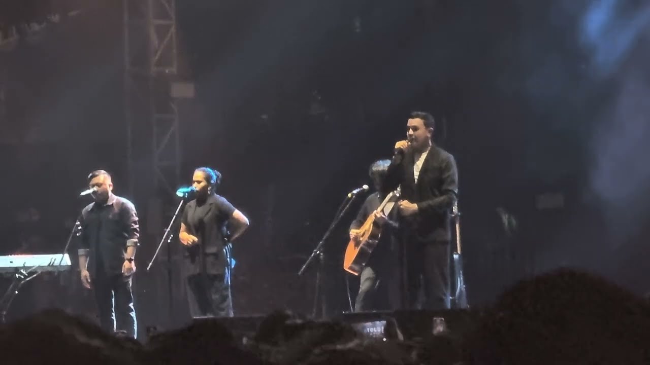 Sewindu -Tulus at Synchronize Fest 2022 Jakarta
