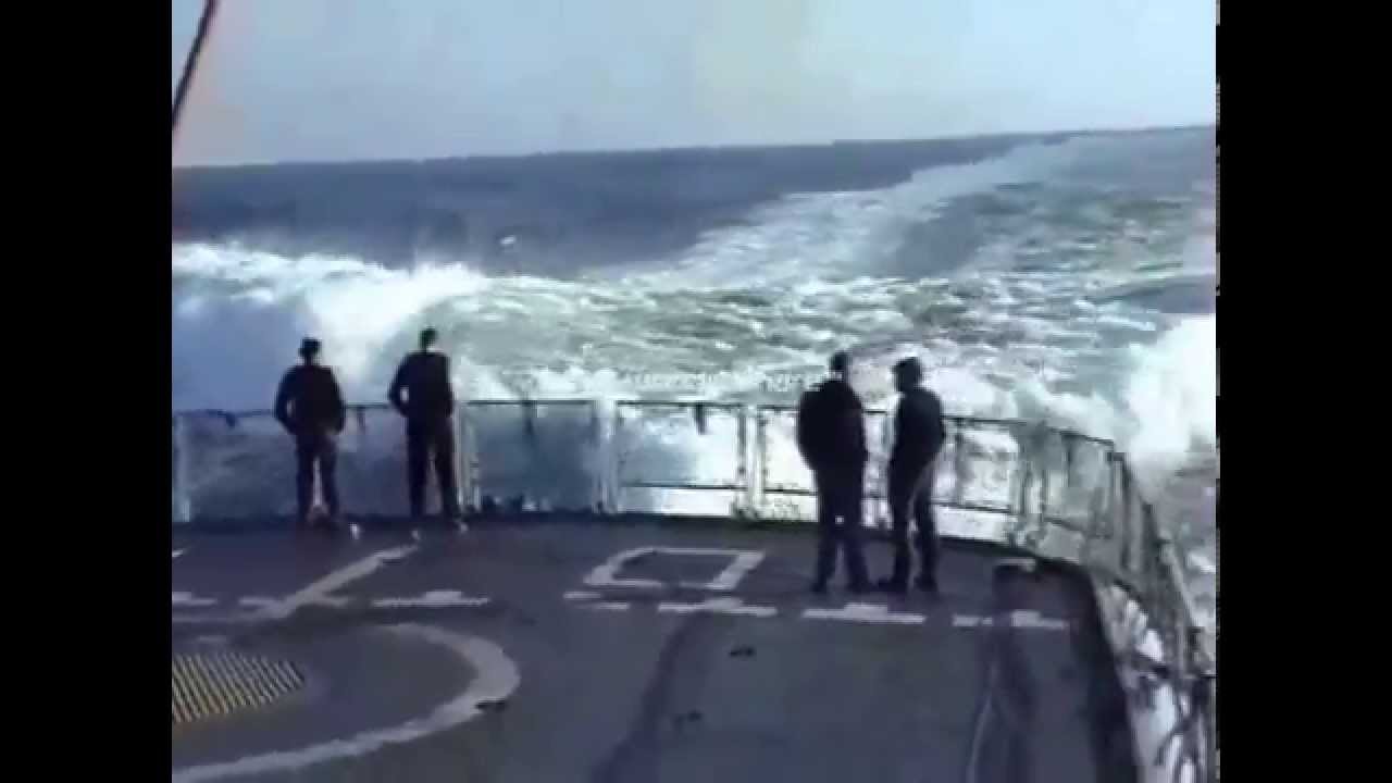 Hr. Ms. de Ruyter volle kracht.