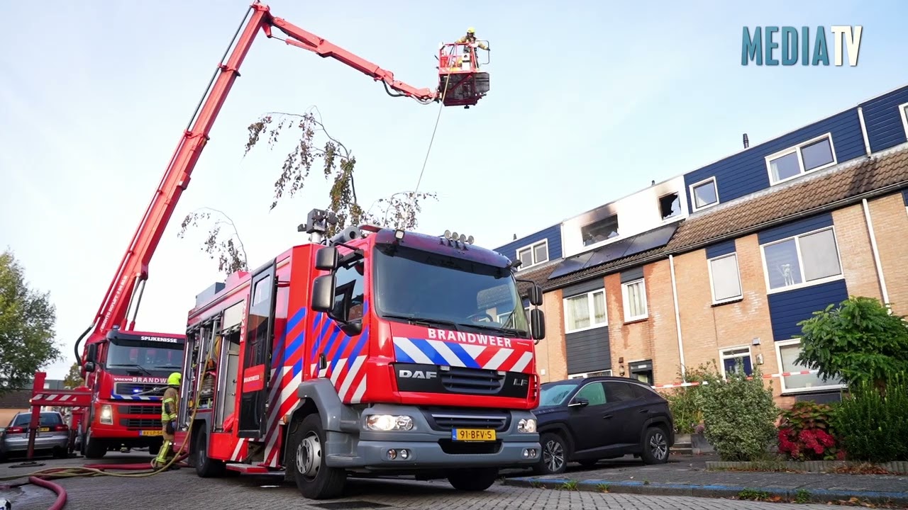 Twee gewonden bij uitslaande woningbrand Wikkedreef Spijkenisse