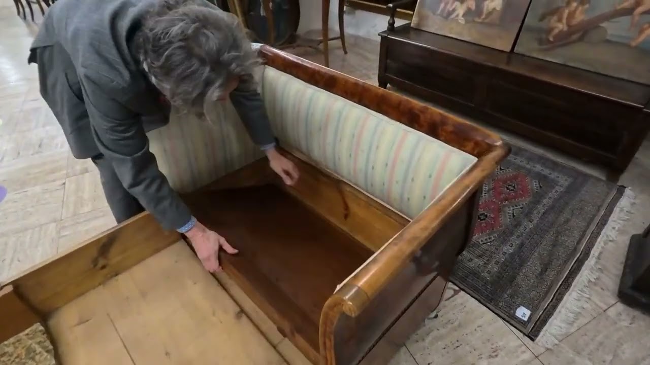OGGI PRESENTIAMO IL PROGENITORE DEL DIVANOLETTO.
