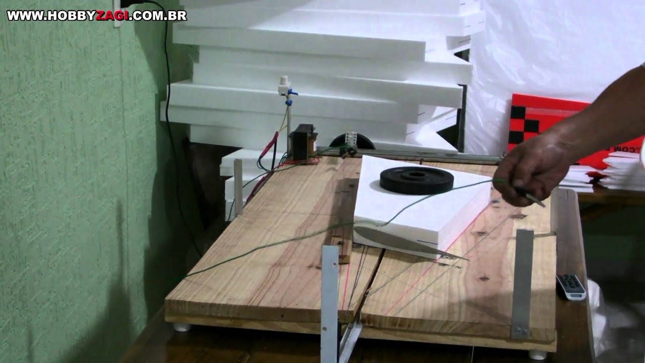 Cortando uma asa zagi em cnc caseira (2)