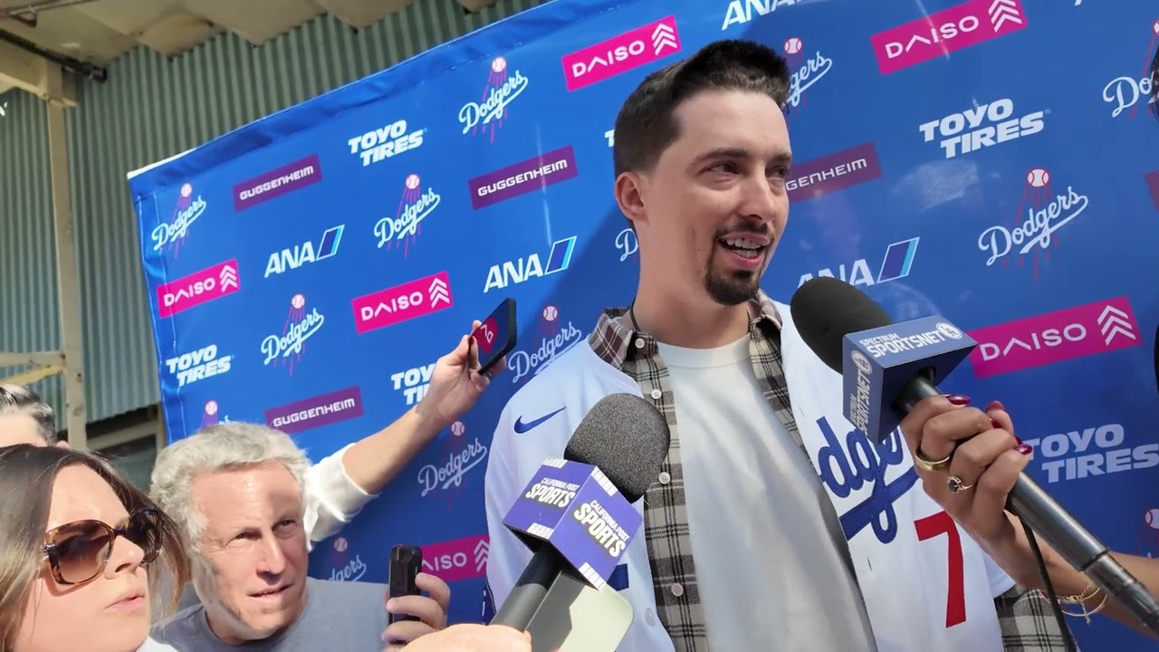 DODGERSFEST 2026: Блейк Снелл рассказывает о состоянии своего плеча, делится впечатлениями о выст...
