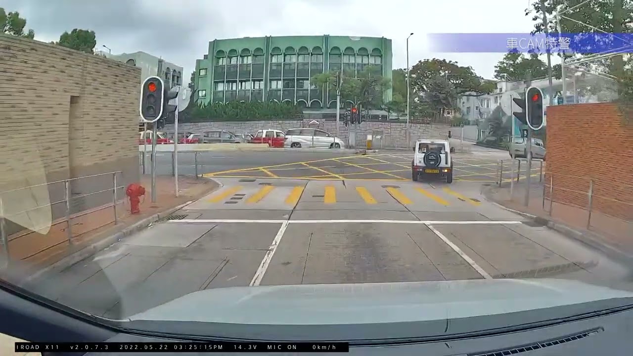 車CAM直擊 - P牌已經練成純熟衝燈