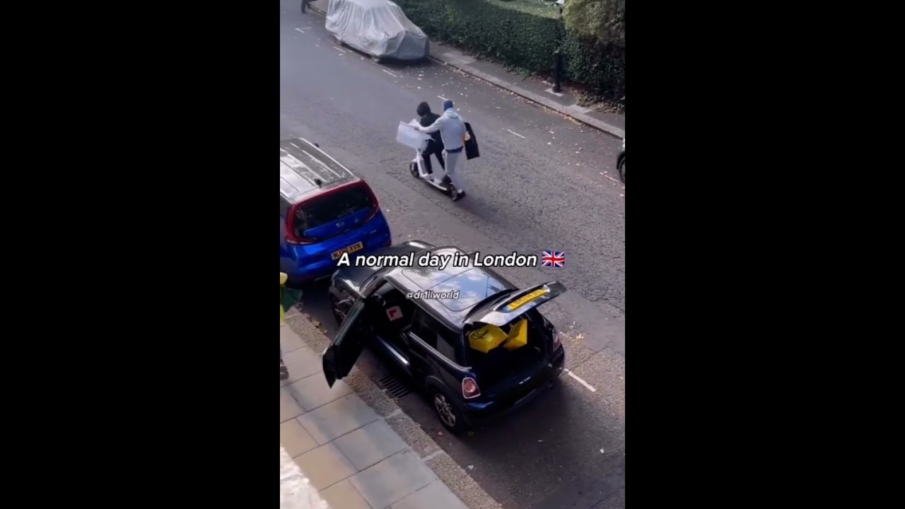 Woman robbed while in her car!😱  #london #londonlife #roadman #daylight #scammer #fraud