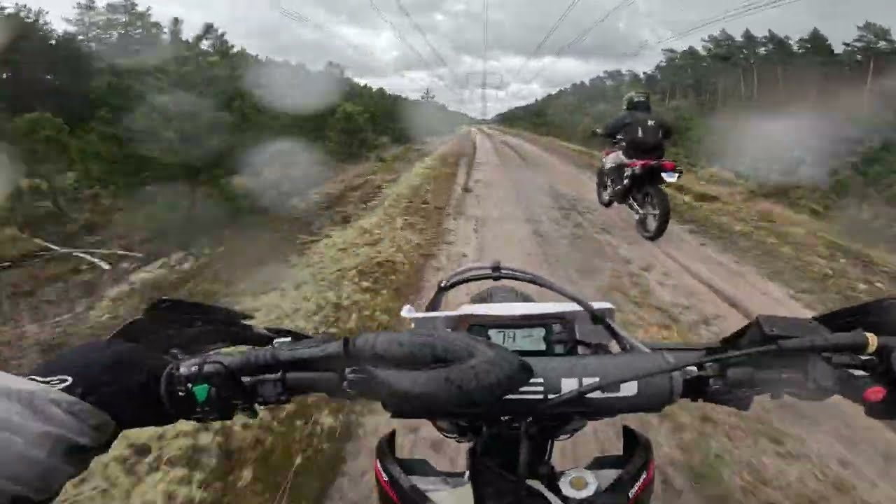 Endurowandern im Regen || Rieju Ranger 300 || Honda CRF300L
