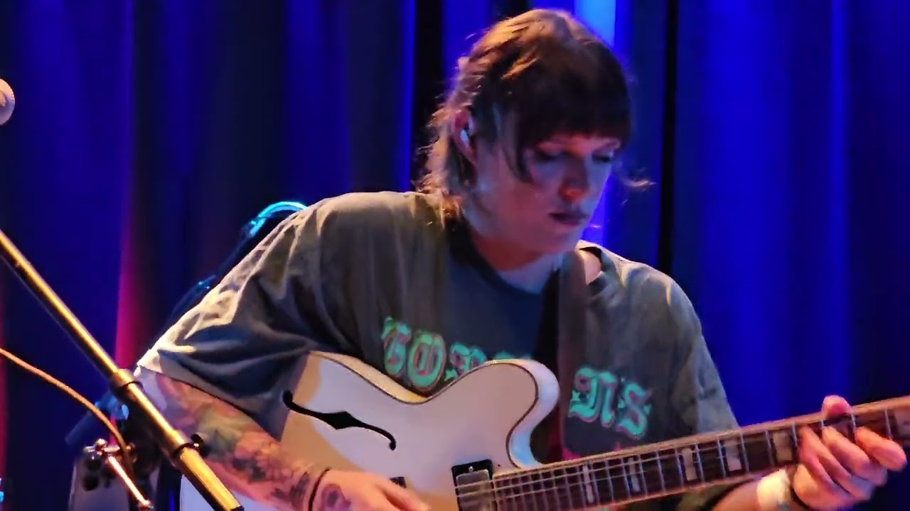 Under The Rug - Raindrops, Live @ the Pie Shop, DC