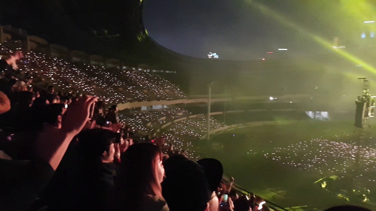 Coldplay - Yellow @170415 seoul