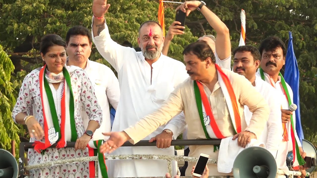 Sanjay dutt campaigns for sister Priya Dutt in Mumbai