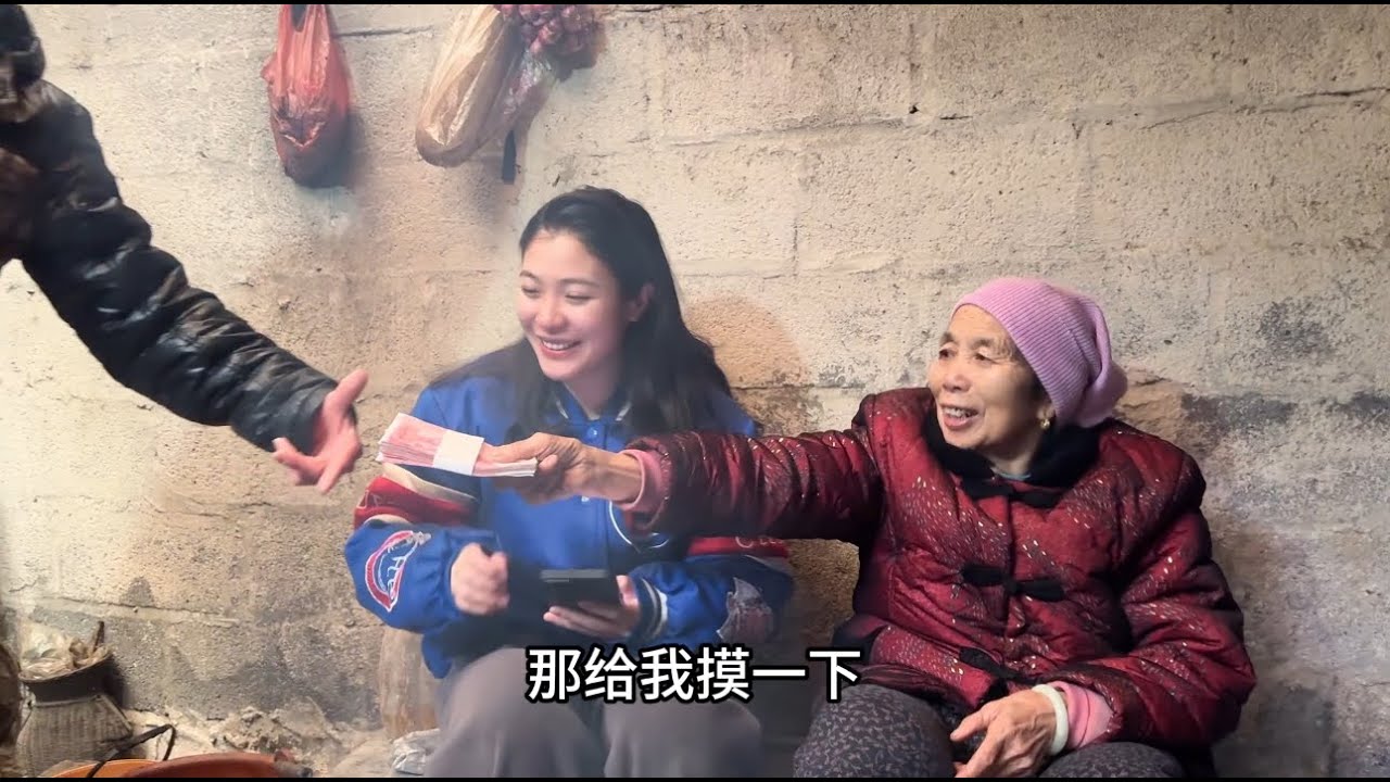 还有一天就过年了，今天给奶奶结算今年的合作费用，从年初到年底赚的都是辛苦钱，但是没办法，爷爷奶奶实在是太不听话了，现在就快过年了，前路漫漫亦灿灿，就算今年有很多事情未能如愿计划，但你因此而学会乘风破浪