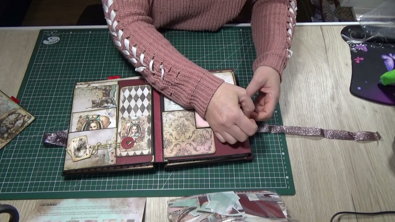 PRESENTATION ALBUM SPECIAL : ENCHANTED WORLD FOLLOWING ALICE