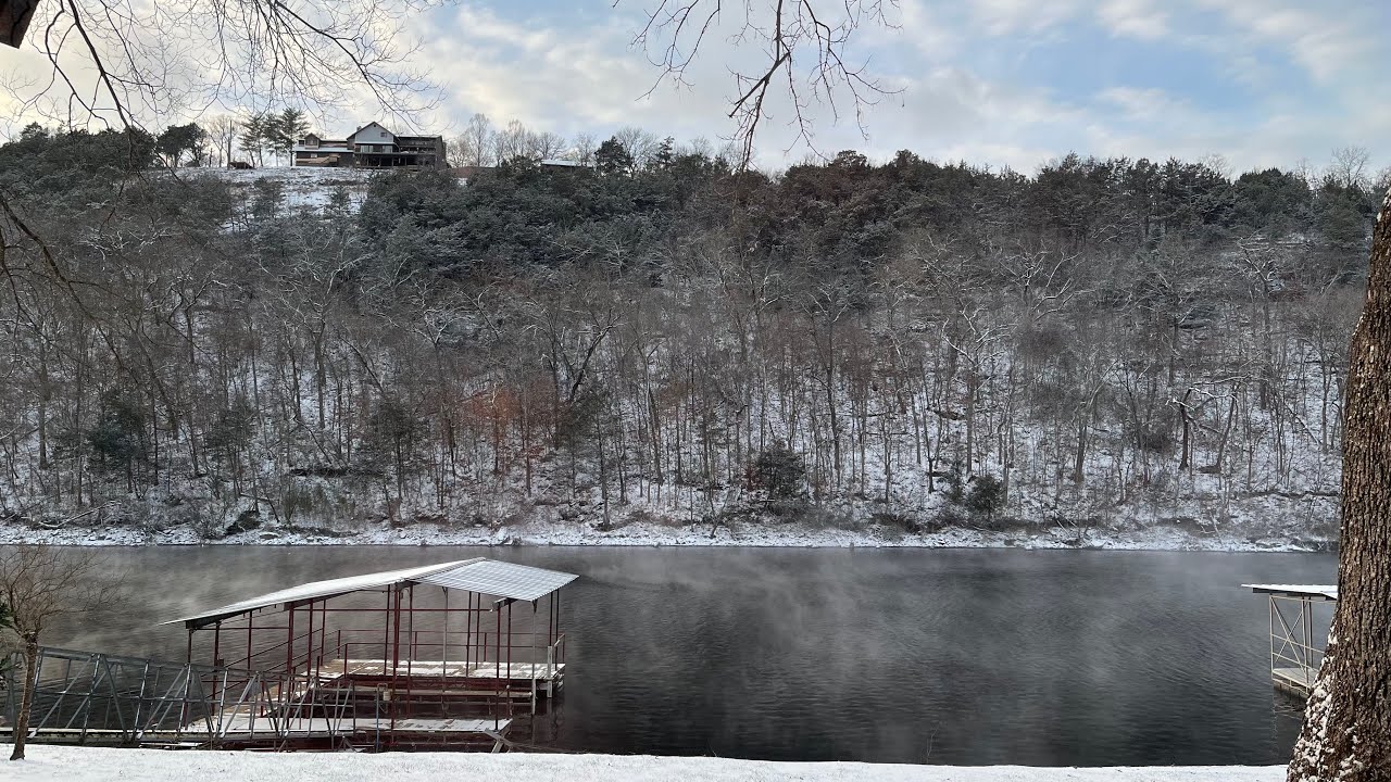 Hollister Missouri Snow Storm Elliott (Time lapse) Credit - 