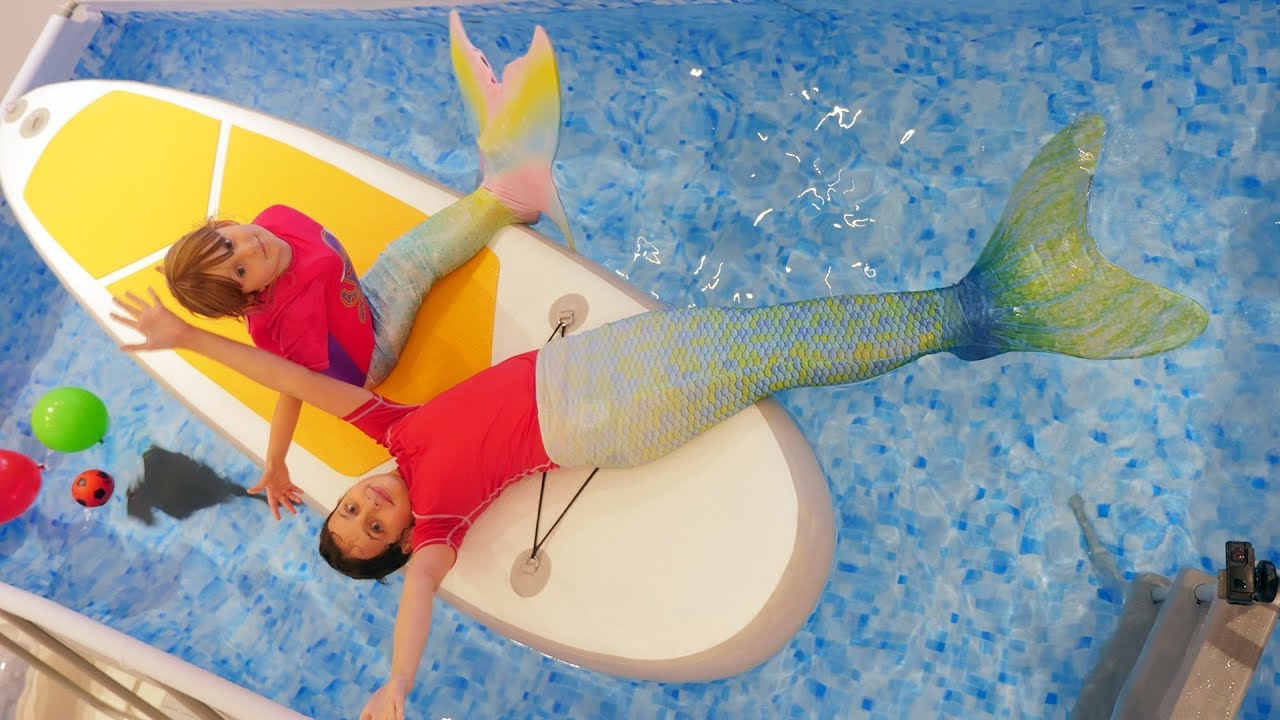 OMG ! DES SIRÈNES DANS LA PISCINE DU SALON !! • Studio Bubble Tea
