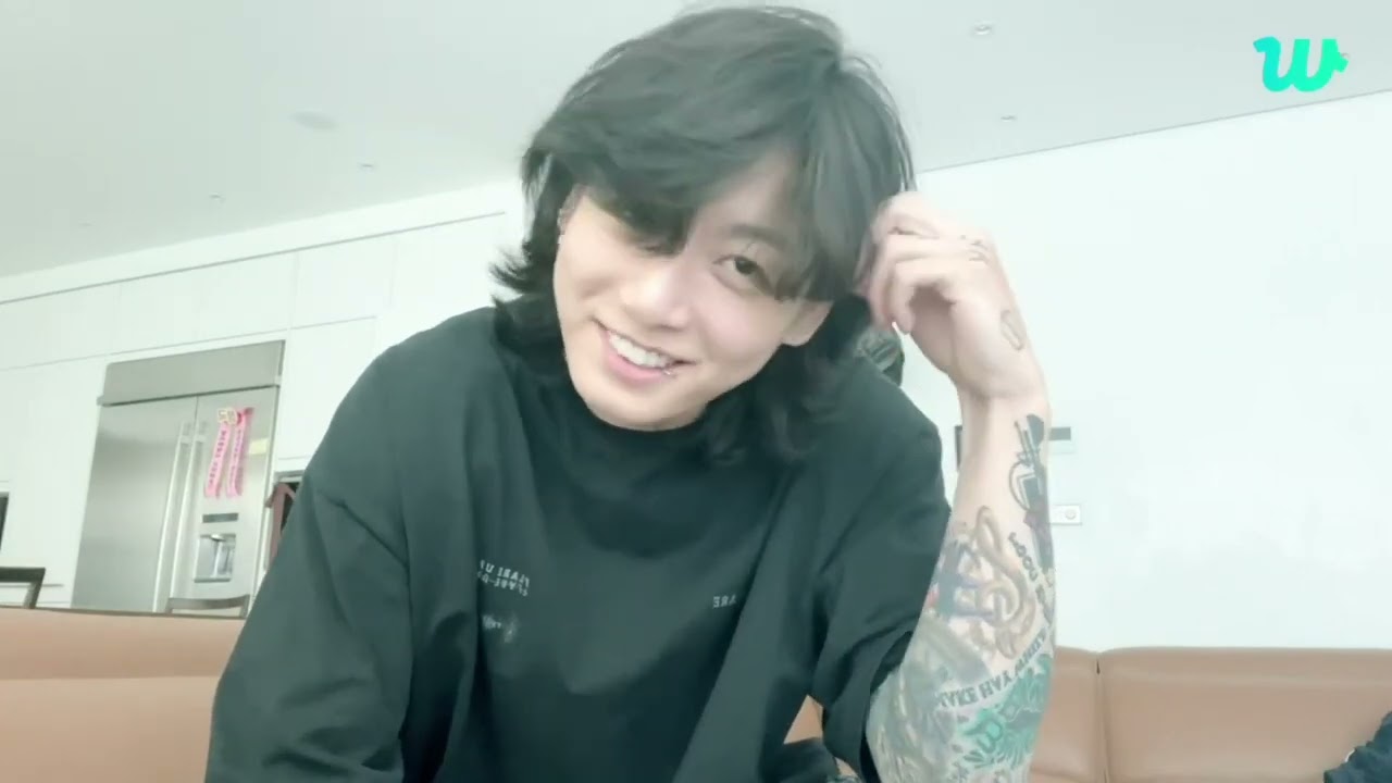 230228 ? Jungkook (정국) Weverse Live Before Deactivating / Deleting Instagram