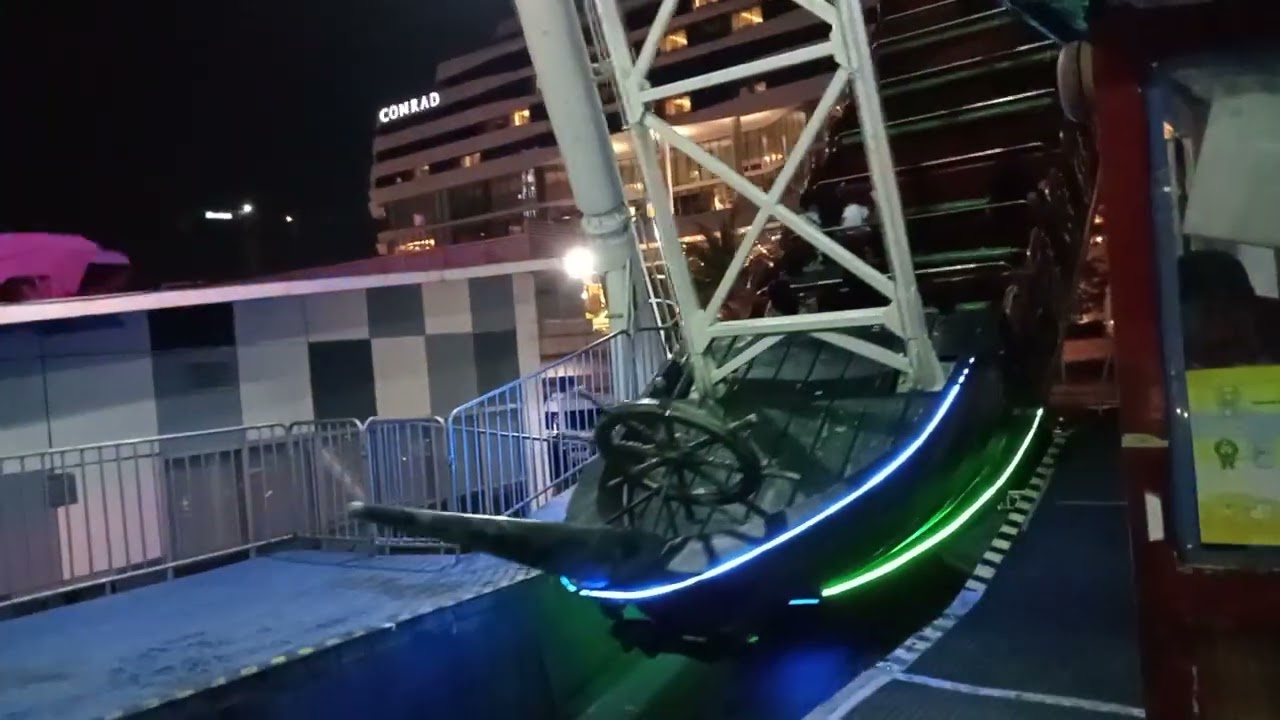 Pirate Ship @ MOA Amusement Park