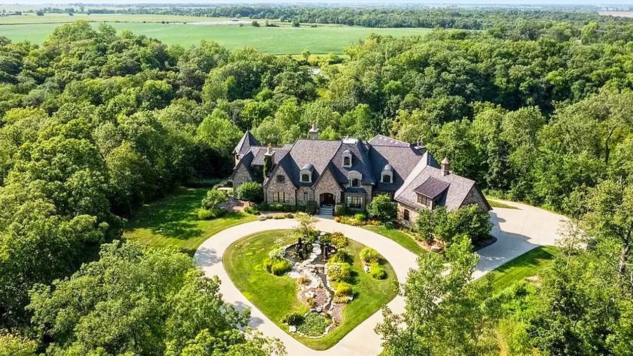 Iowa home tour. The mansion from the inside is worth $ 2,950,000.