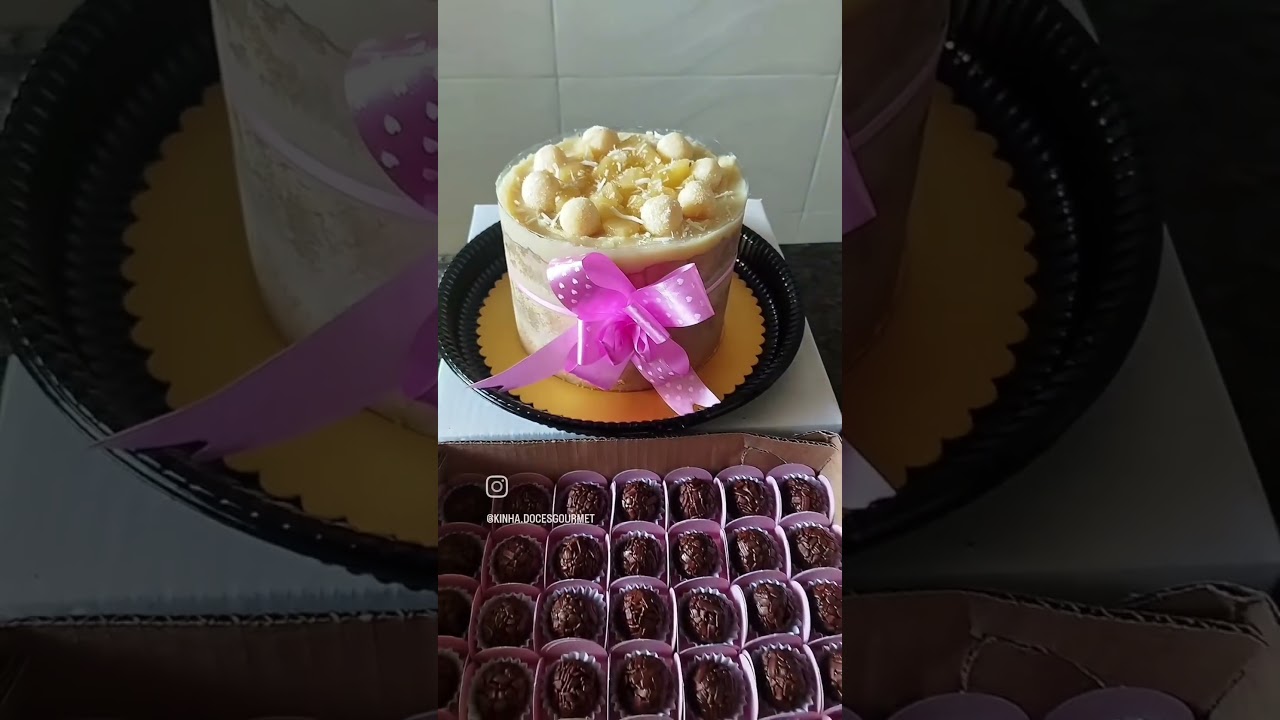kit festa (Bolo naked Cake abacaxi com coco+ 50 brigadeiros) 