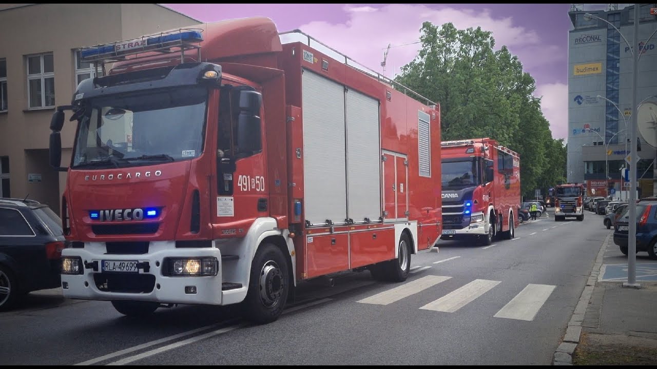 ALARMOWO 32 ZASTĘPY PSP I OSP! - DZIEŃ STRAŻAKA W RZESZOWIE 2022 - DEFILADA STRAŻAKÓW I WOZÓW