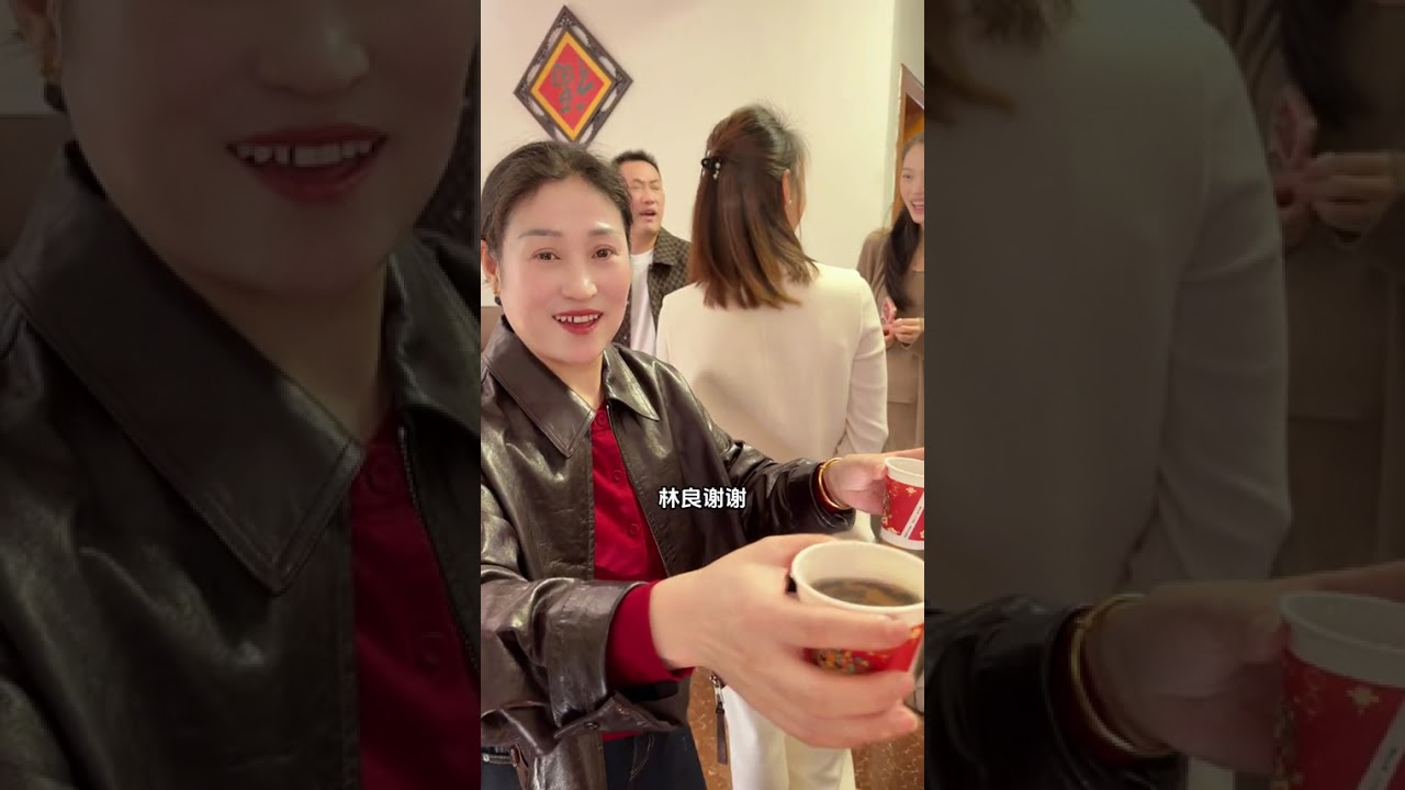 妈妈的四姐妹轮着拜年，今天是三姨家每天都是热闹的大家庭。