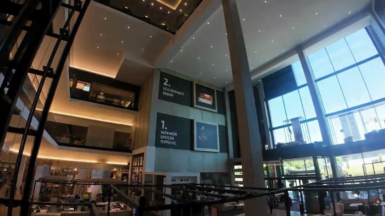 Drohnenaufnahme im Einrichtungshaus Ehrmann Rastatt 🛋️ | Indoor Flight