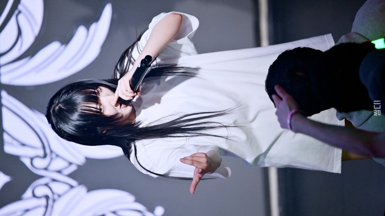 [모바일용][4K60P] 260228 우고프페(UgoPoupée) 나나(𝑵𝑨𝑵𝑨) - 'Lumière' 세로 직캠 (非常!!삐용삐용)(아스트라홀)