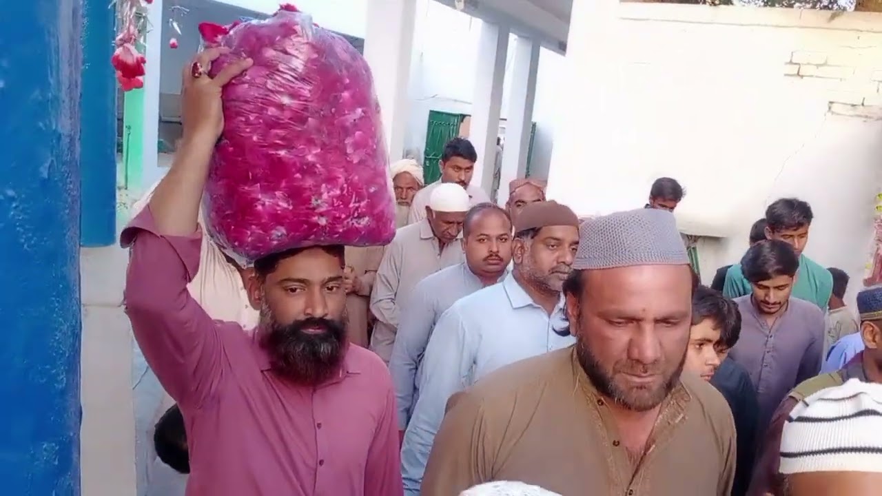 55سالانہ عرس حضرت خواجہ صوفی بشیر احمد چشتی کے موقع پر چادر پوشی کی رسم ادا کرتے ہوئے 4رمضان 2026