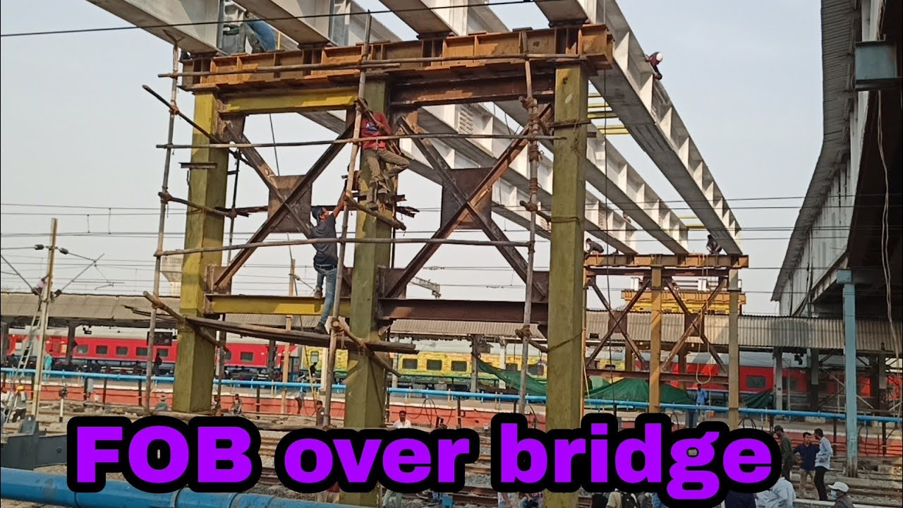Launch of FOOT over bridge (FOB) Foot Over Bridge launching।। girder launch kaise karte hai