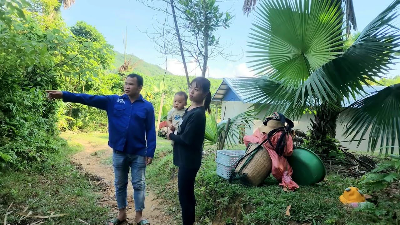 The kind man gave the girl a piece of land to build a house. Ly Phuc Loc