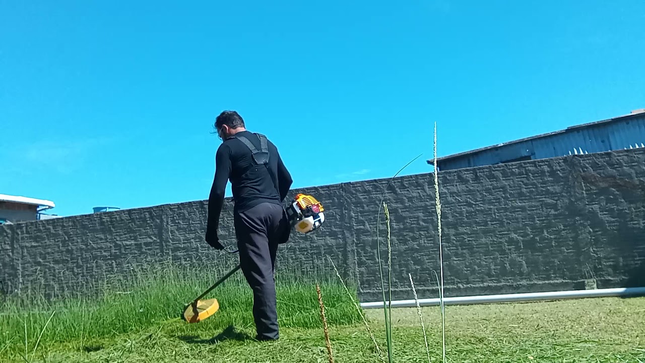 T&ocirc; testando essa rosadeira nova Vulcan 52cc